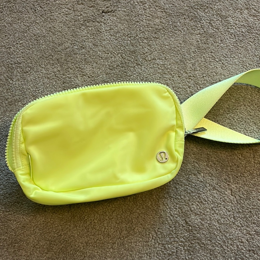 Lululemon Athletica Mini Bag in Bright Yellow